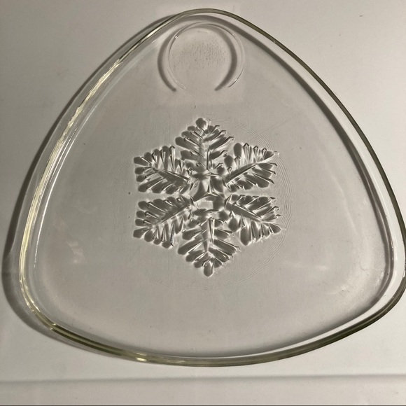 VTG Indiana Glass Atomic Snowflake Snack Plates (2 - Picture 2 of 8
